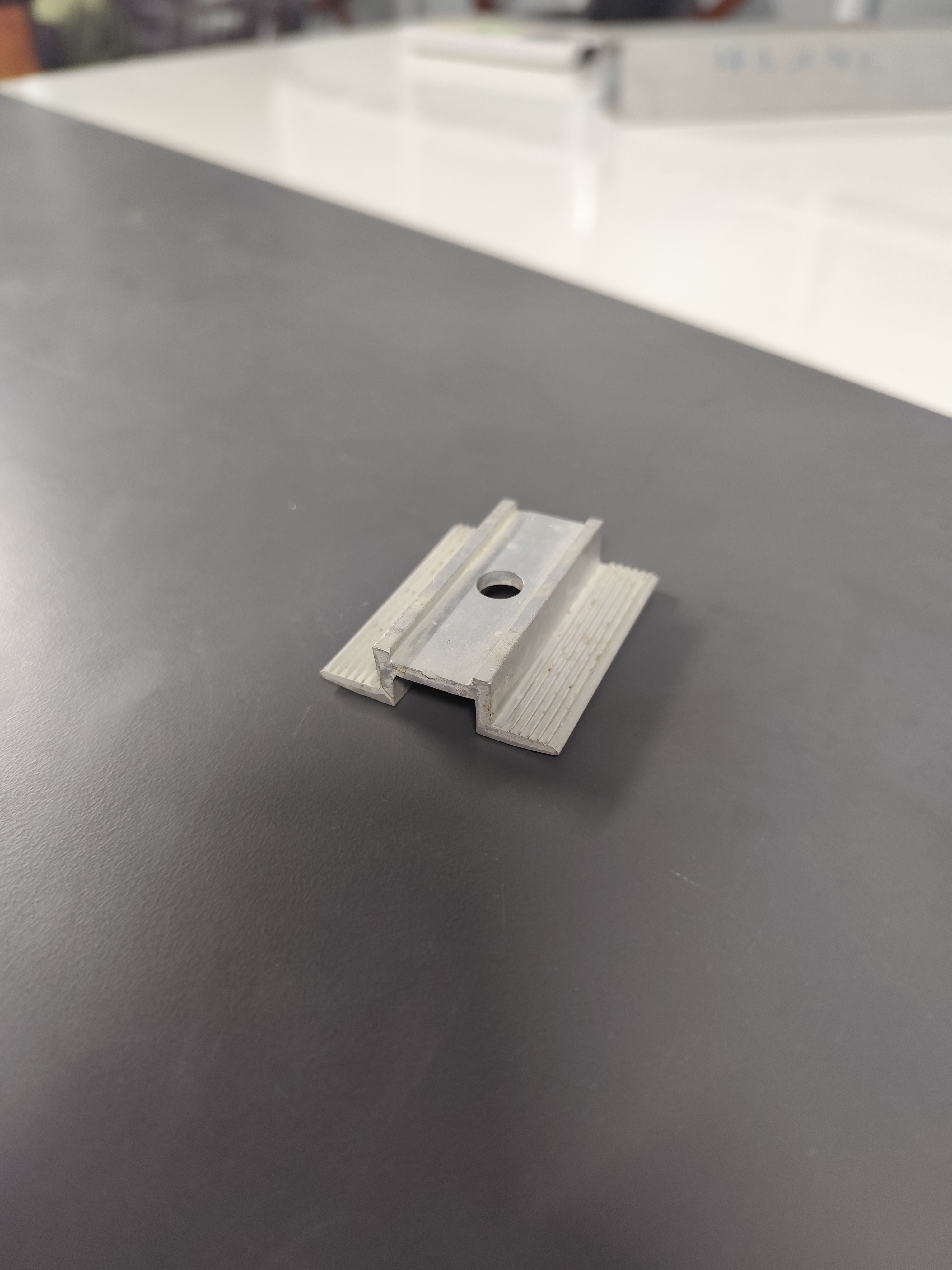 Solar Panel Mid Clamp 10×50 MM